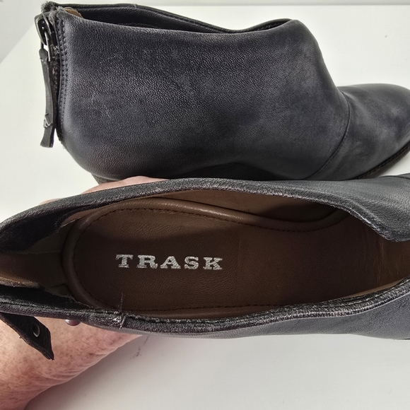 Trask Tenley Leather Wedge Ankle Bootie Gray Pewter Size 11M - Picture 9 of 11